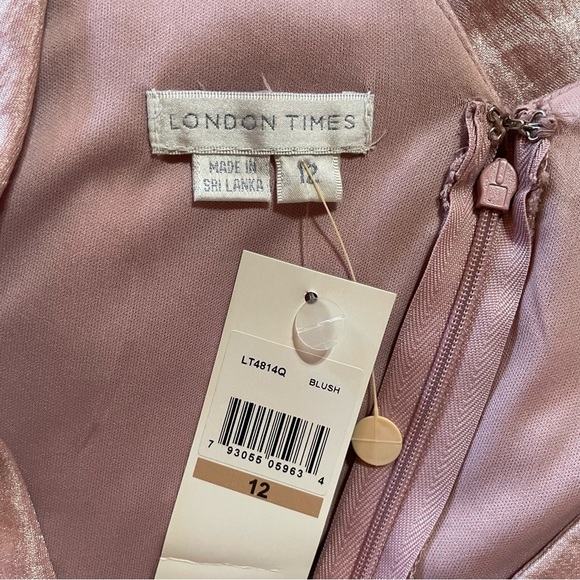 London Times Pink Sheath Dress‎ with Ruched V-Neck - Picture 8 of 9